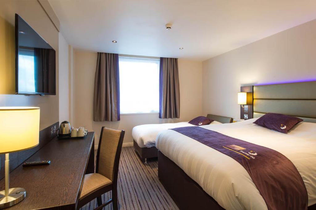 Premier Inn Manchester - Wilmslow Exterior photo