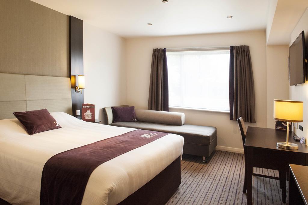 Premier Inn Manchester - Wilmslow Exterior photo