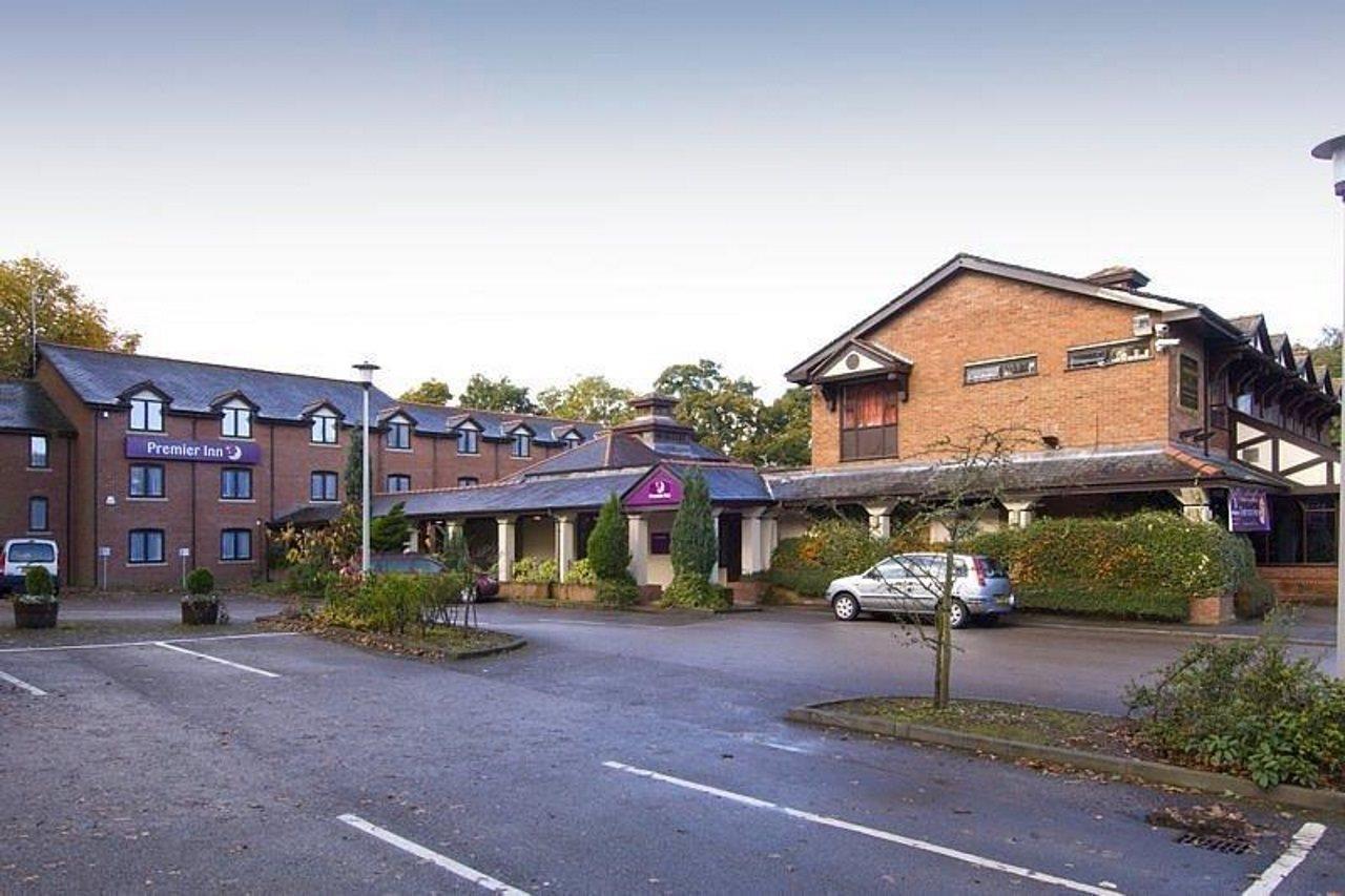 Premier Inn Manchester - Wilmslow Exterior photo